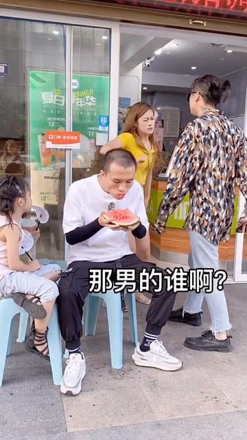 情侣吵架视频吃瓜,甜蜜还是硝烟？