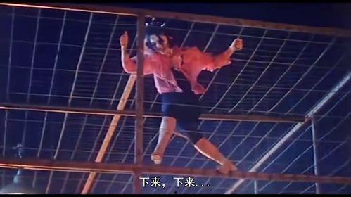 两美女打架吃瓜,一场吃瓜群众的视觉盛宴