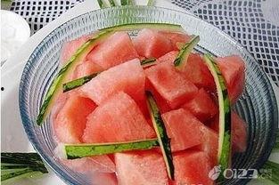 孕妇梦见别人吃瓜,瓜熟蒂落，预示着新生命的甜蜜孕育