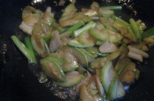 素炒荀瓜怎么吃,家常美味，简单易学的健康素食佳肴