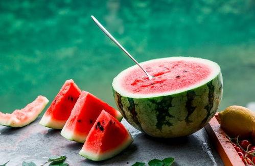 关于吃瓜的古诗